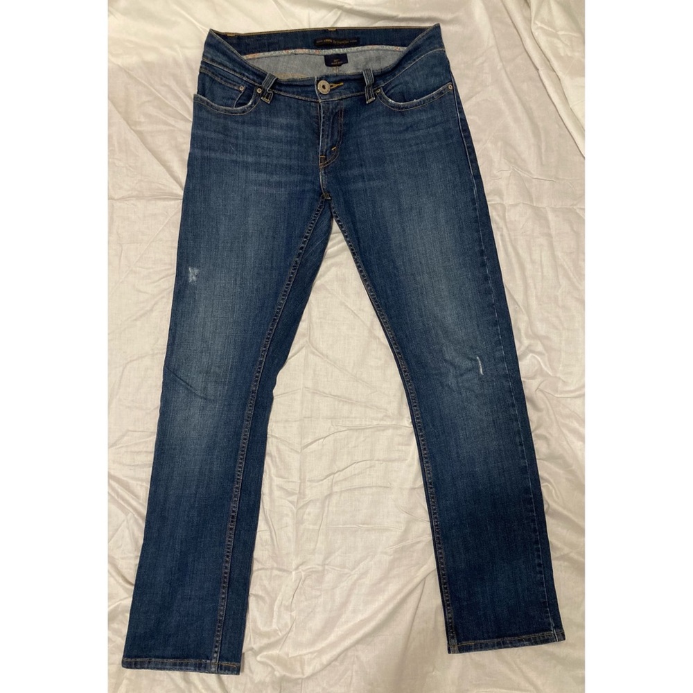 Levi’s 542  Distressed Straight Leg Pencil Jean Size 8 M.